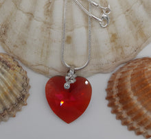 Carica l&#39;immagine nel visualizzatore di Gallery, Collana con ciondolo a cuore rosso e argento 925 modello Verona
