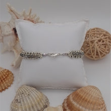 Carica l&#39;immagine nel visualizzatore di Gallery, Bracciale stile tennis in cristalli Swarovski Silver Shade chiusura
