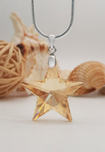 Carica l&#39;immagine nel visualizzatore di Gallery, Collana &quot;Nova&quot; di argento 925 con un ciondolo di cristallo a forma di stella - EclipseArtGallery Gioielli
